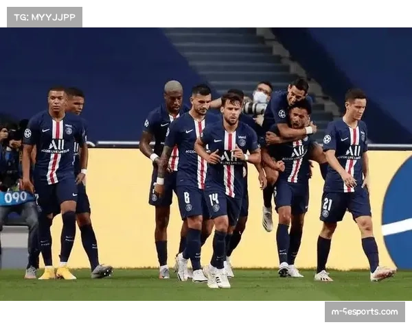 马赛球迷会组织大规模远征，赴里昂客场为球队争夺欧战资格助威